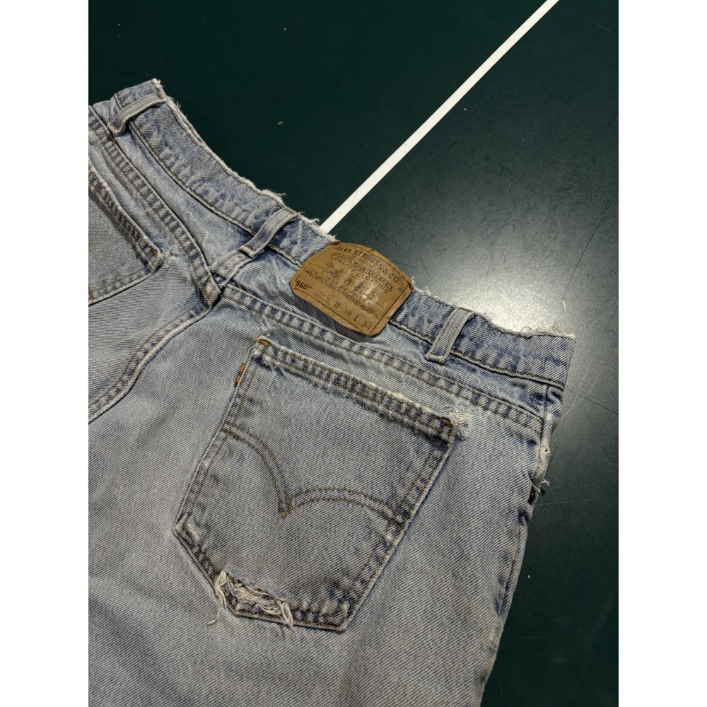 Vtg 90s Levi's 560 Orange Tab Jean Shorts Size 34 Distressed Cut Off Denim USA - Picture 9 of 16